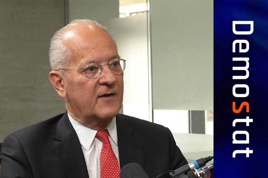 Vejvoda: Turn to international mediation