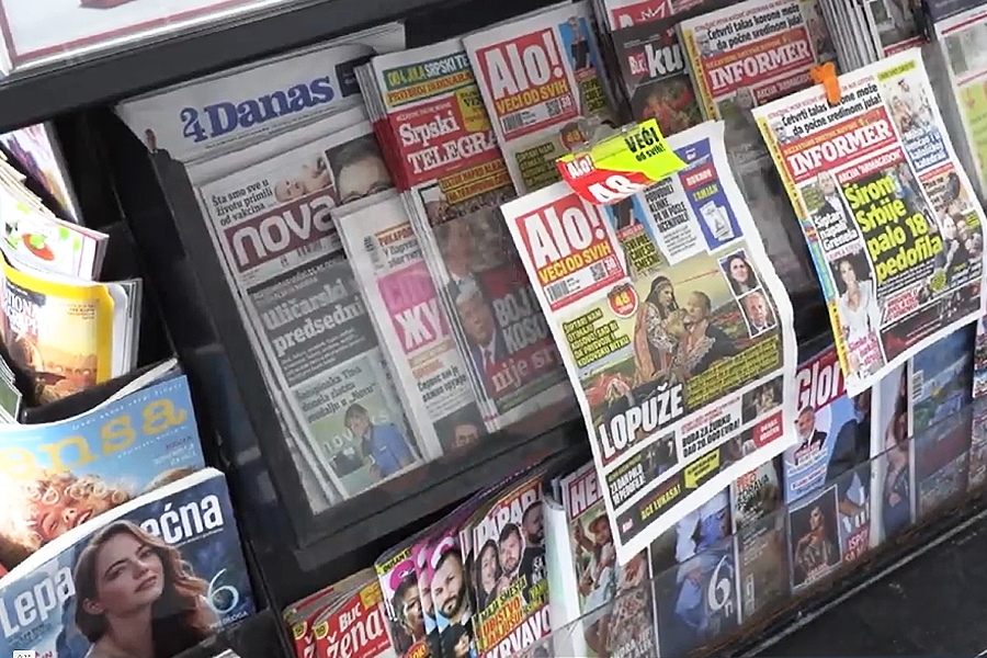 Izazovi novinarstva u doba lažnih vesti - Oglasi