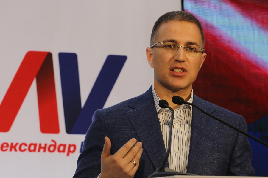 Nebojša Stefanović ostaje ministar