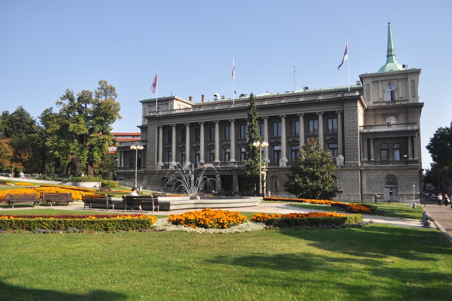 Kuda plovi srpski politički brod