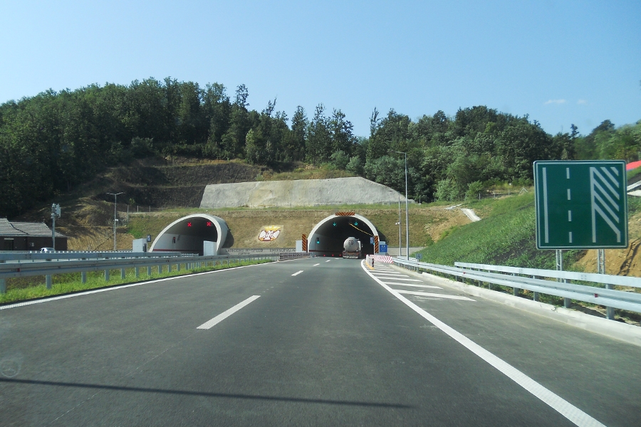 Fruškogorski koridor na "dugačkom štapu"