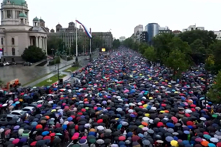 Kolona više ne ćuti, nezadovoljstvo i dalje raste