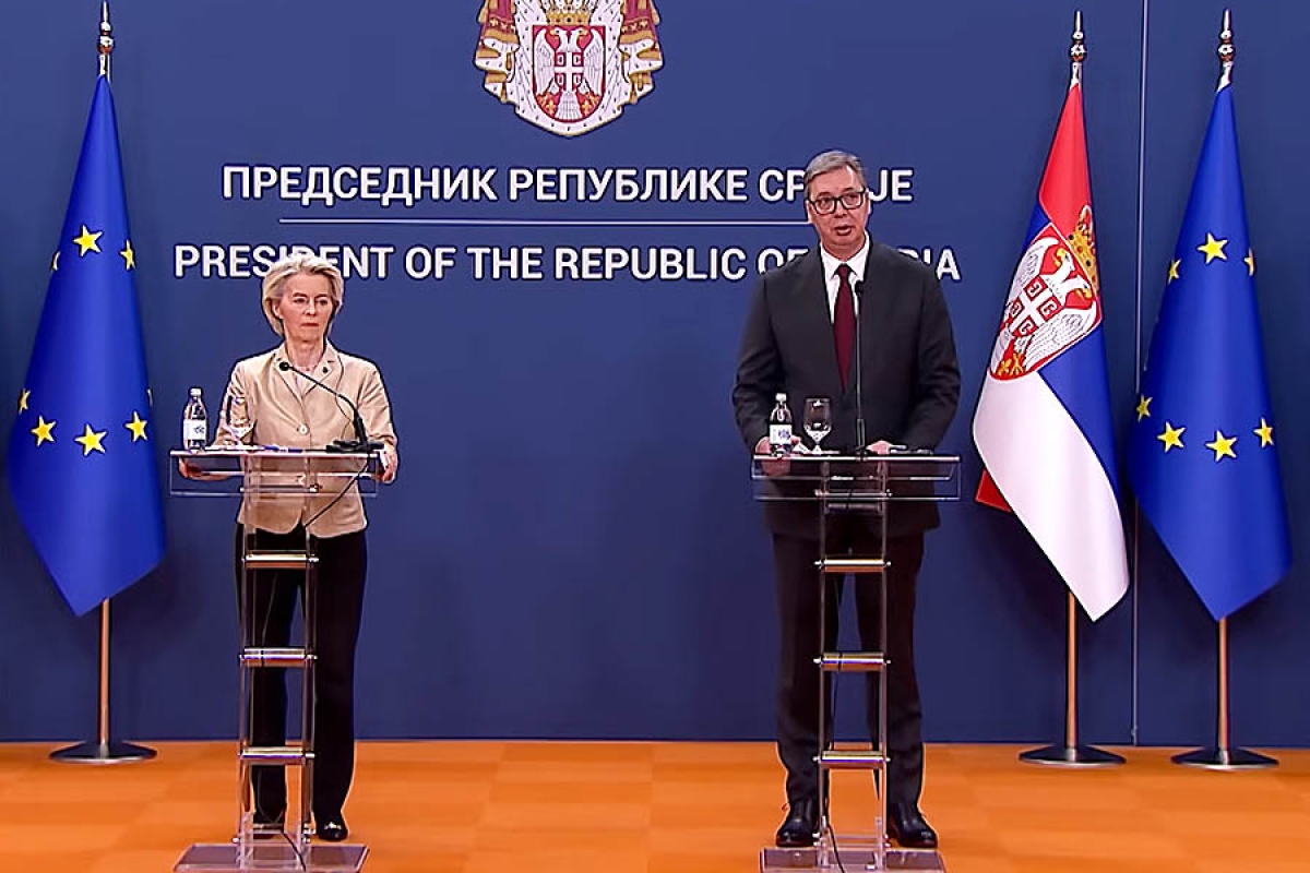 Prošlo je otprilike pola od Ursulinih "otprilike mesec dana"