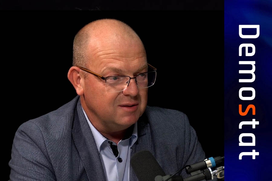 Klemen Grošelj for Demostat: REM is not independent and competent